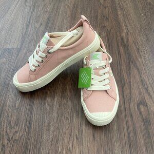 Cariuma OCA Low Rose Canvas